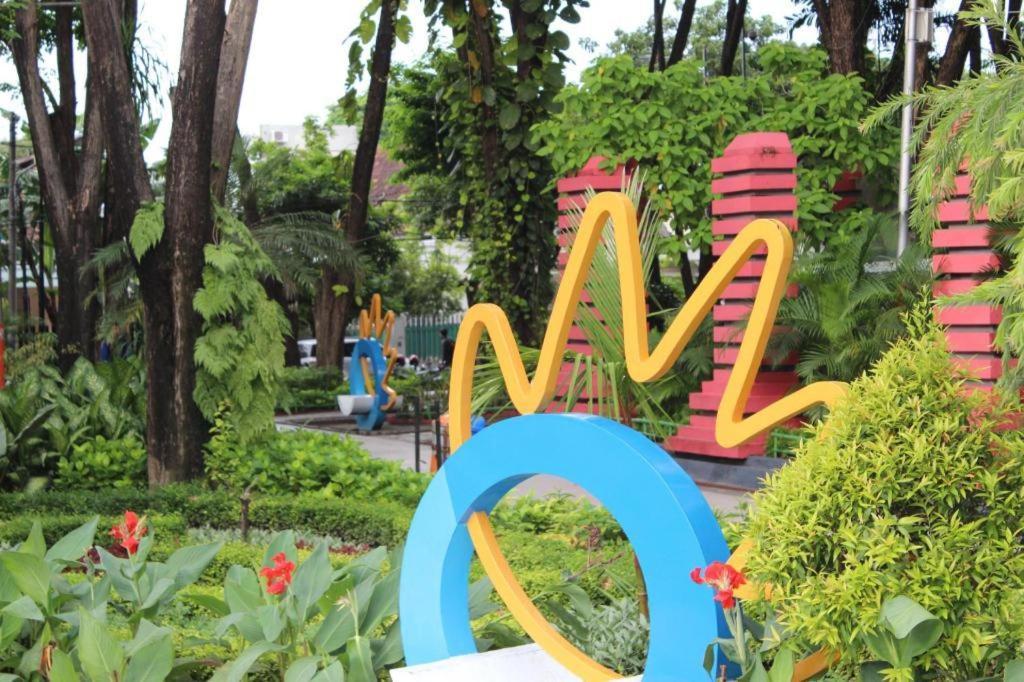 Hotel Sulawesi Gorontalo Surabaya Luaran gambar