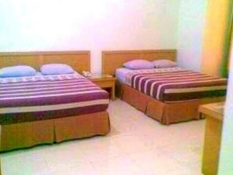 Hotel Sulawesi Gorontalo Surabaya Luaran gambar